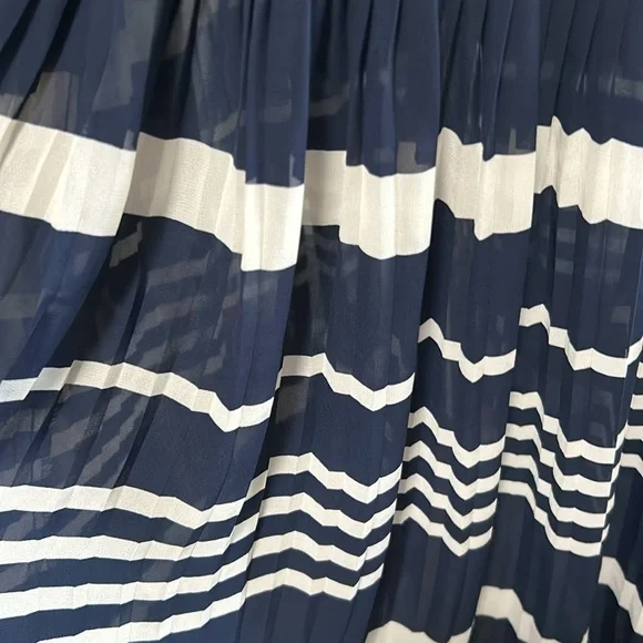 Chic by Jacob - Picture 6 of 8